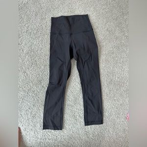 Lululemon black cropped leggings